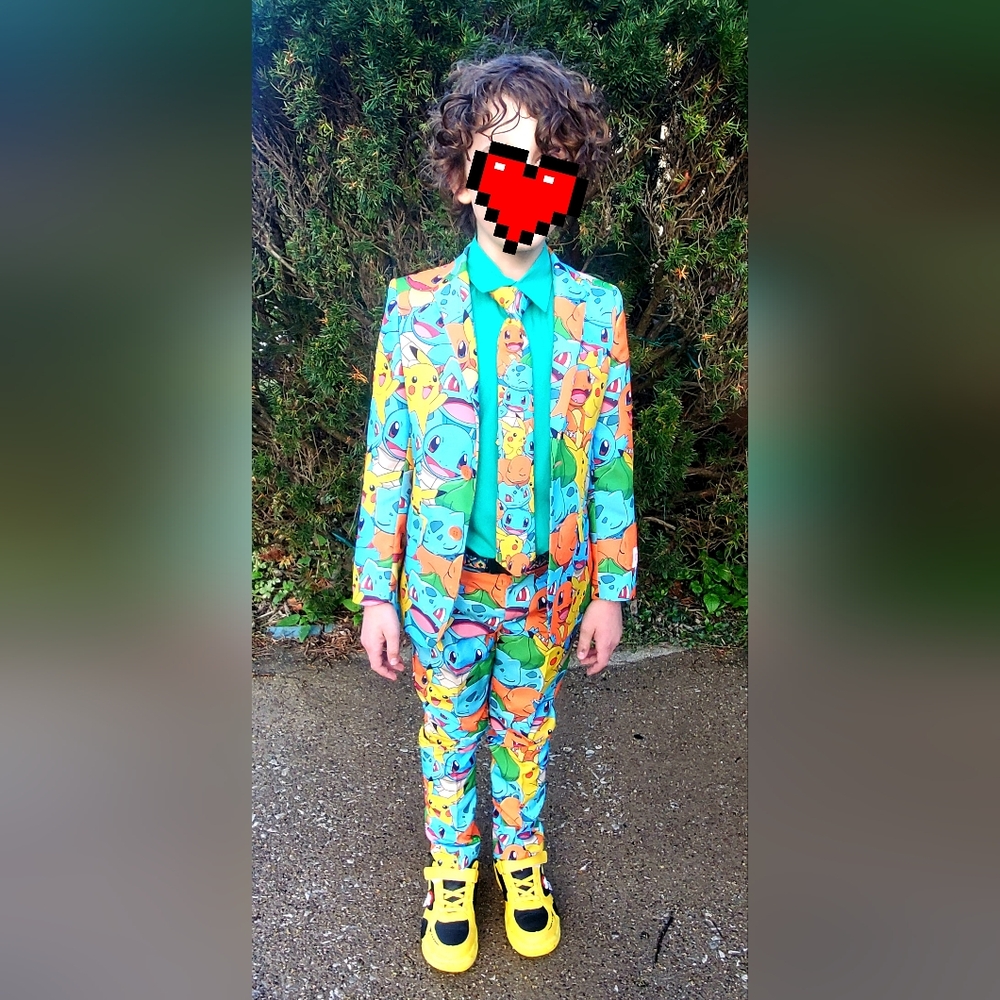 Pokemon Opposuit Y8 in original box